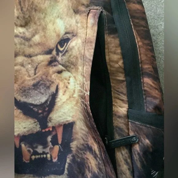 SPRAYGROUND Lion Graphic Backpack - Picture 5 of 5
